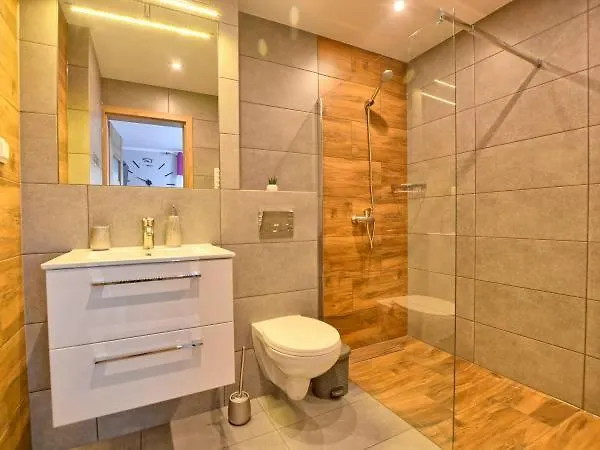 Na Wzgorzu מוז'ינה